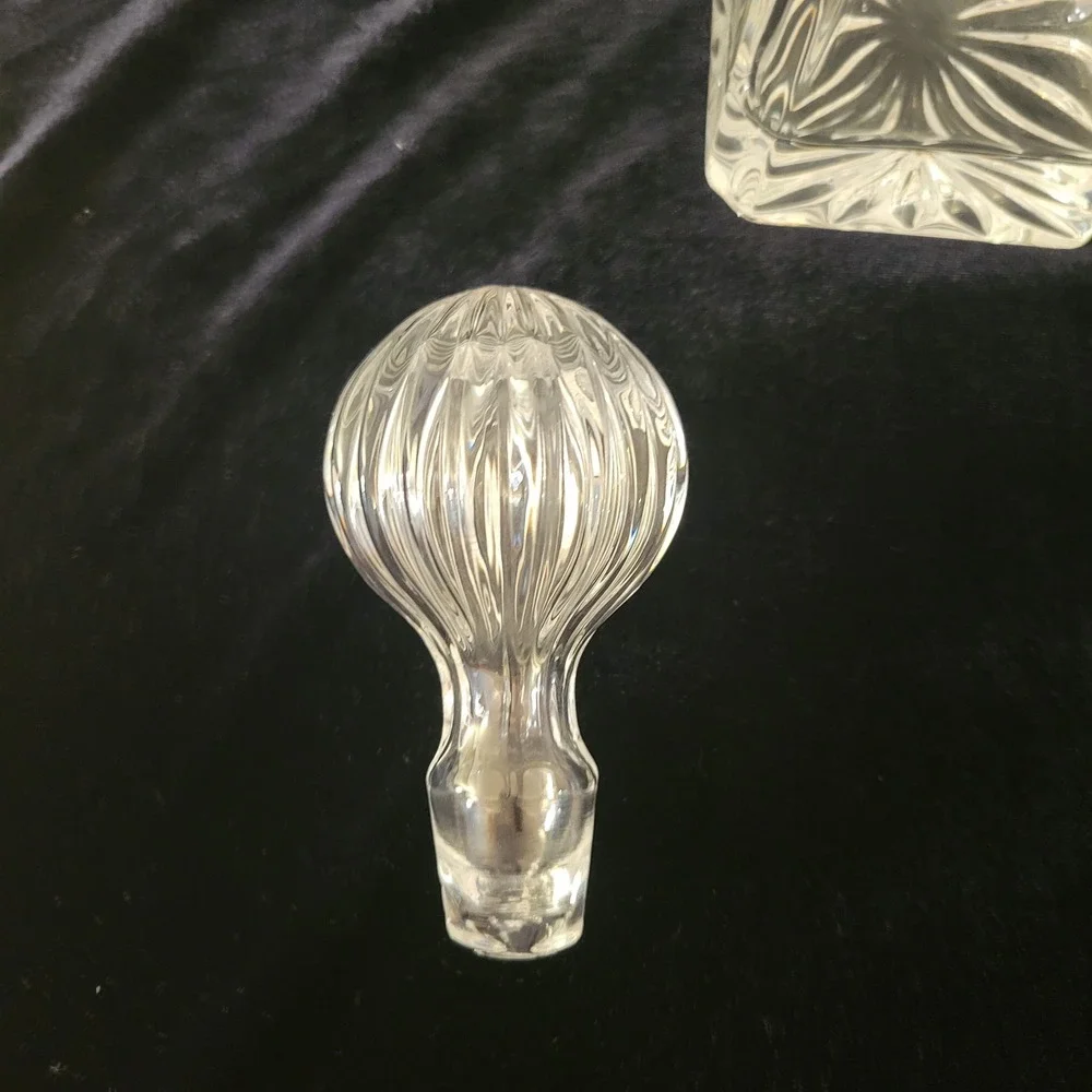 Heavy Crystal Whiskey Decanter w/ Ribbed Stopper Square Starburst Etched ACADEMY